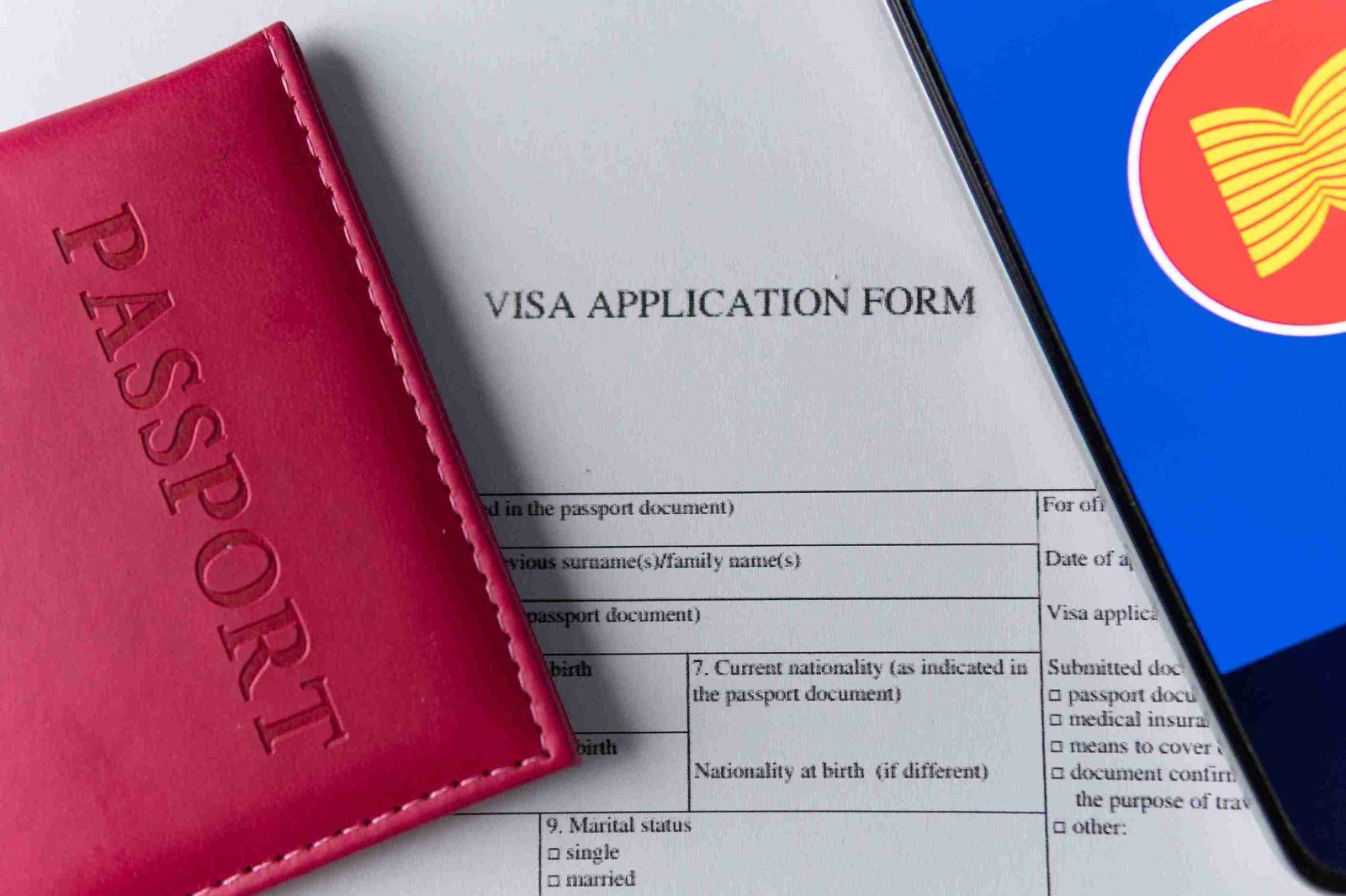 Visa application form with fields for personal information, travel details, and signature at the bottom.